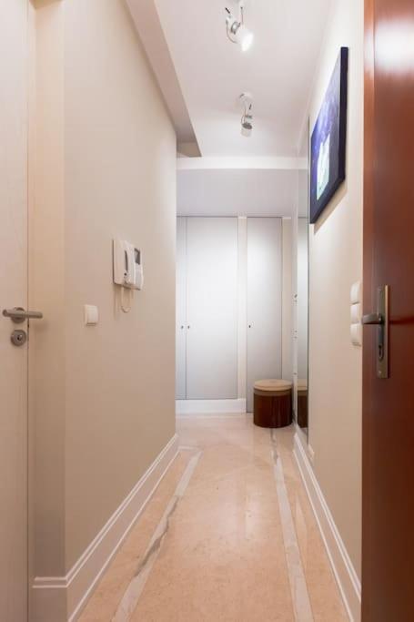 Cozy, Bright Apartment, Garage, Mokotow Varsavia
